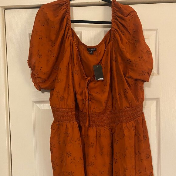 NWT Torrid Rust Red Brown Eyelet & Smocked Detail Babydoll Blouse size 4 or 4X, - Picture 1 of 7